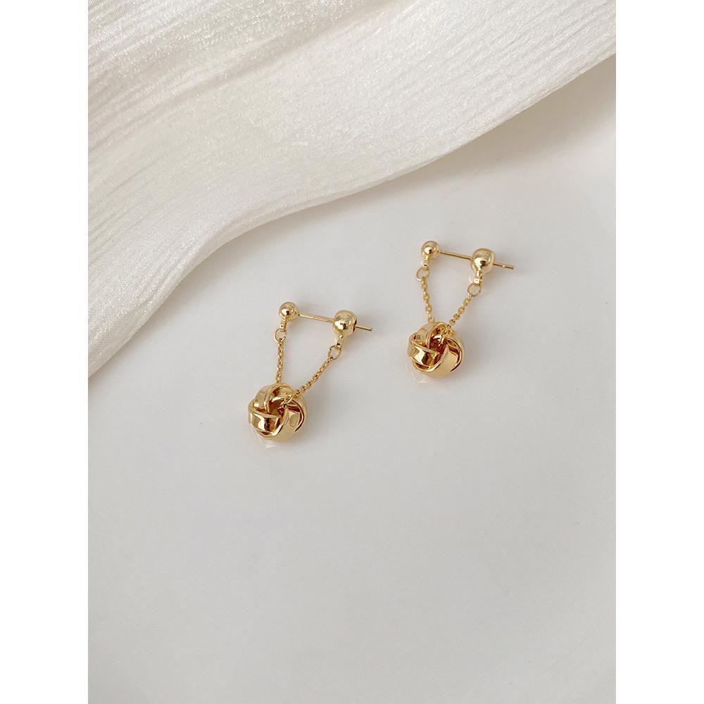 Tassel Unique French Niche Design High-end Ear Clip Earrings Autumn Winter Round Face Slimming Women New Ear Accessories