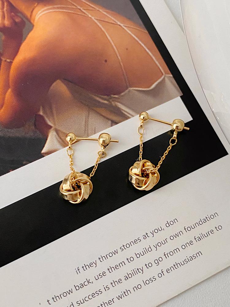 Tassel Unique French Niche Design High-end Ear Clip Earrings Autumn Winter Round Face Slimming Women New Ear Accessories