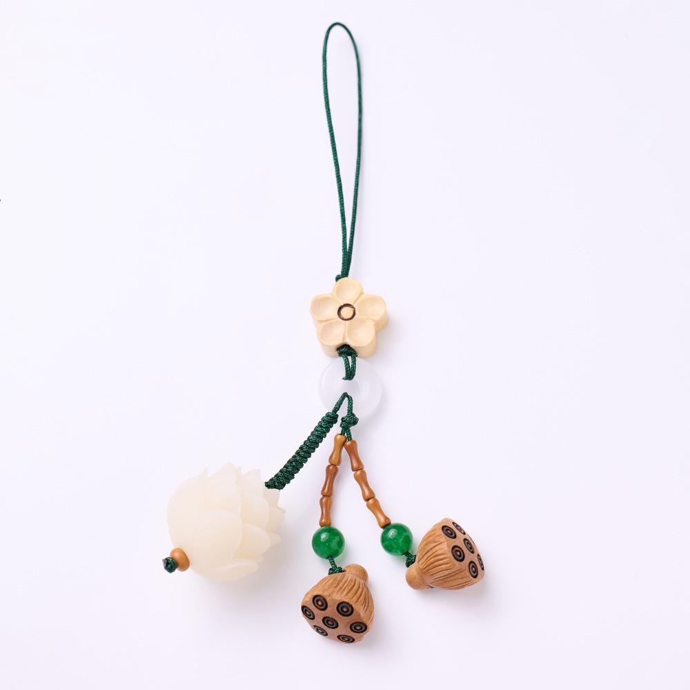 Bodhi Root Lotus Car Keychain Pendant Peach Wood Lotus Pod Cute Exquisite Phone Chain Small Pendant Unisex Hanging Ornament