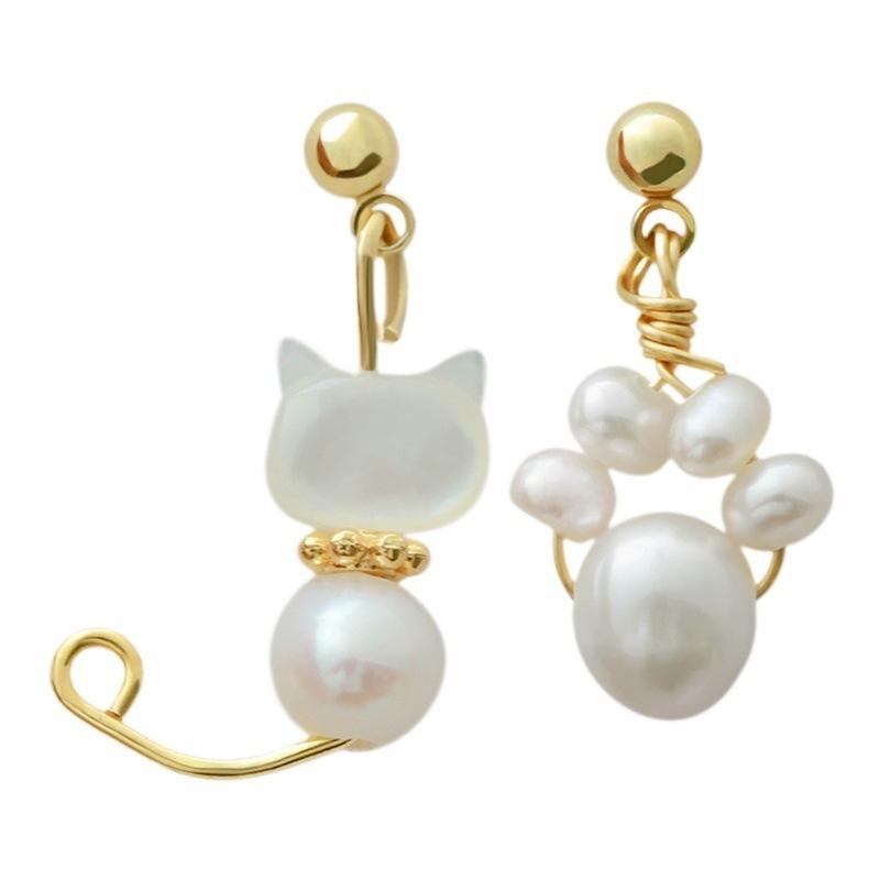 Sweet Cat Earrings New Hot Style Cute Pearl Cat Paw Earrings Non-Pierced Mosquito Coil Ear Clips for Women