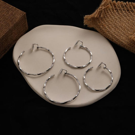 Minimalist Style Large Plain Hoop Light Luxury Ear Clips No Piercing Elegant European and American Metal High-end Design Versatile Earrings for Women Trendy