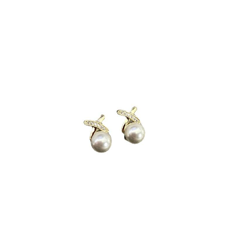 Non-Pierced Pearl Cross Mosquito Coil Ear Clip for Women, Internet Celebrity Ins Style, Small and Versatile Zircon, High-End Feel, Non-Pierced