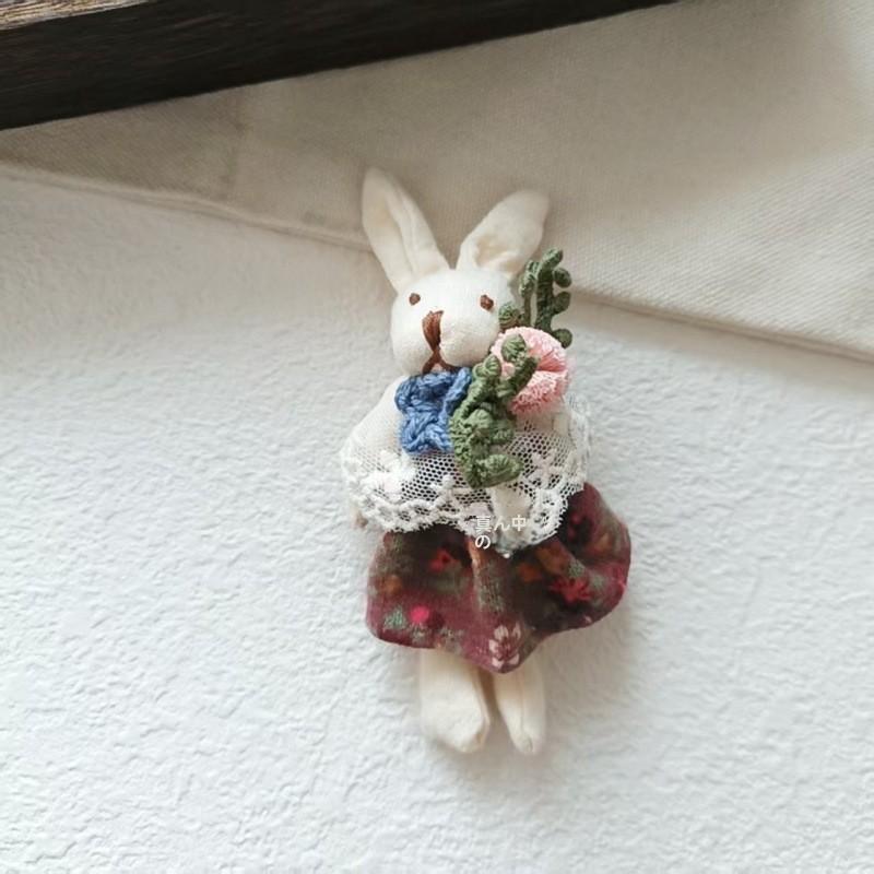 Sweet and Fresh Forest Style Girl Fabric Cartoon Cute Floral Dress with Little Bunny Brooch Accessory