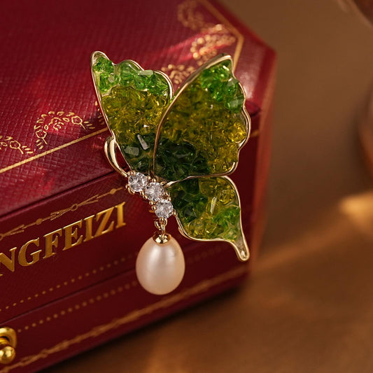 Fashion High-End Natural Freshwater Pearl Brooch Green Crystal Butterfly Brooch Accessory Versatile Pin