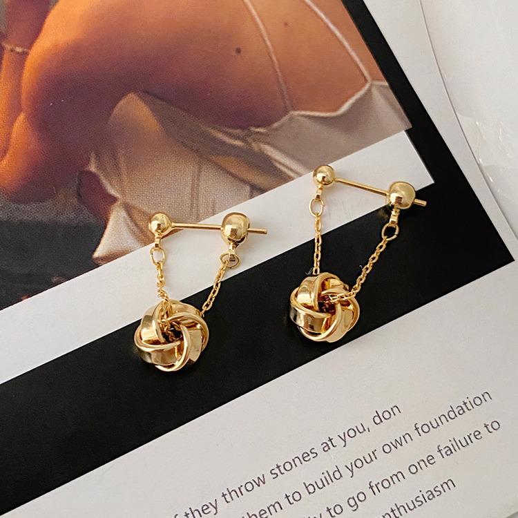Tassel Unique French Niche Design High-end Ear Clip Earrings Autumn Winter Round Face Slimming Women New Ear Accessories
