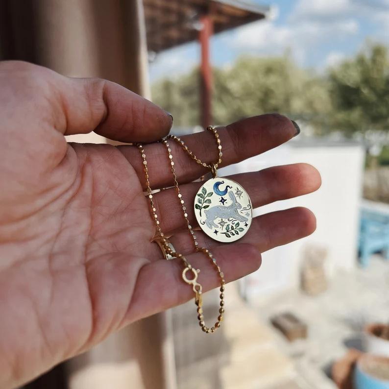 Titanium Steel New Hand-Painted Oil-Drip Rabbit Element Pet Oval Tarot Card Necklace Color-Retaining 18K Gold Plating