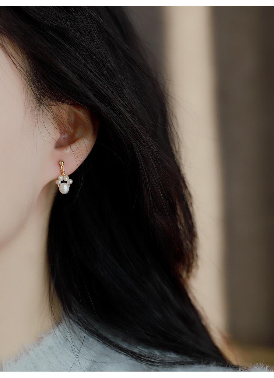 Sweet Cat Earrings New Hot Style Cute Pearl Cat Paw Earrings Non-Pierced Mosquito Coil Ear Clips for Women