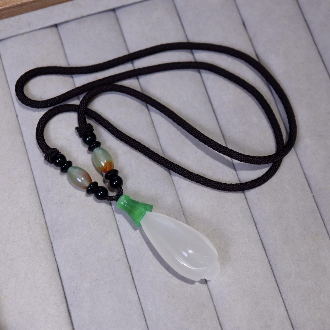 Natural Chalcedony Agate Magnolia Necklace for Women Ice White Chalcedony Pendant Sweater Necklace Versatile Jewelry