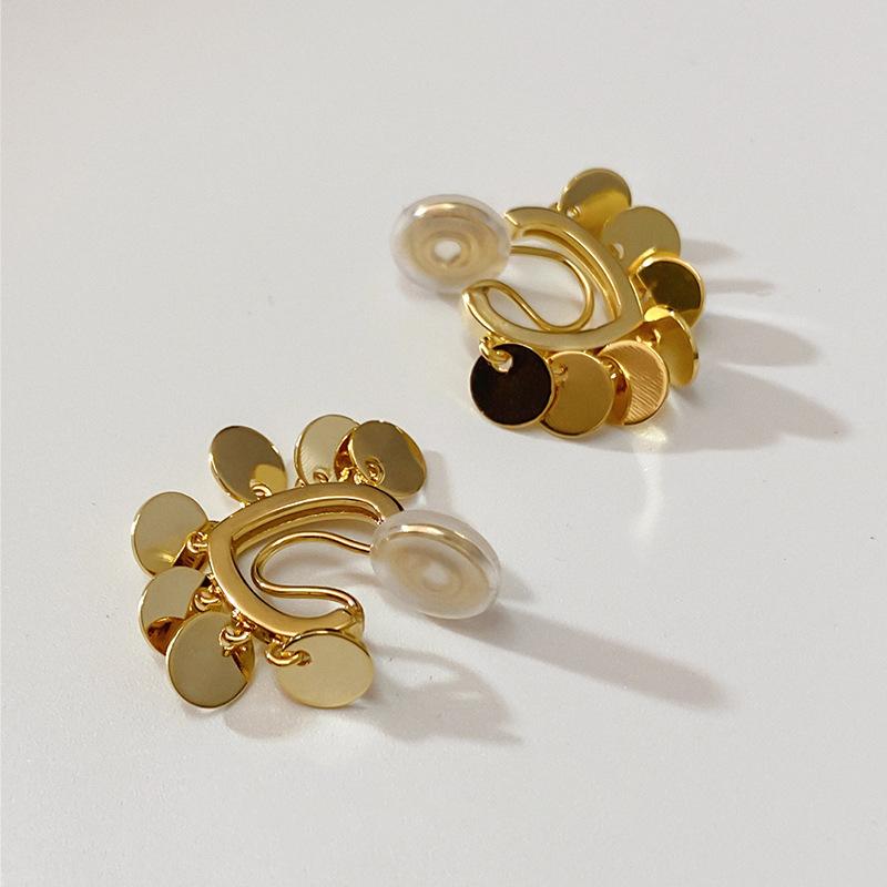 Non-Pierced Earrings for Women Mosquito Coil Ear Clips Heart-Shaped Earrings High-End Earrings New Style