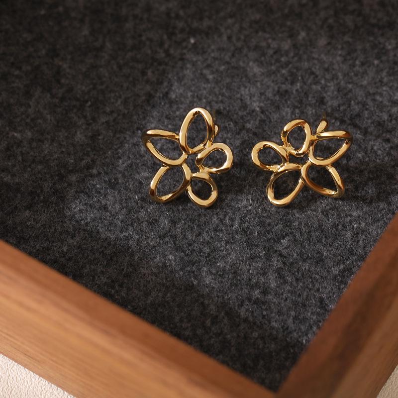 Non-Pierced Ear Clips Monet Garden Hollow Flower Earrings Fashion French Style Elegant Girl Versatile Simple Light Luxury Ear Clips