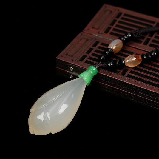 Natural Chalcedony Agate Magnolia Necklace for Women Ice White Chalcedony Pendant Sweater Necklace Versatile Jewelry