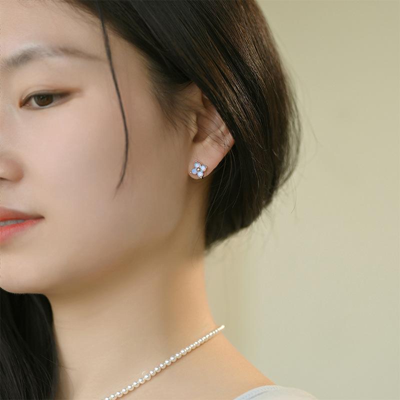 Non-Pierced Clip-On Earrings Blue Moonstone Flower Small Stud Earrings Silicone Earrings for Women New High-End Summer