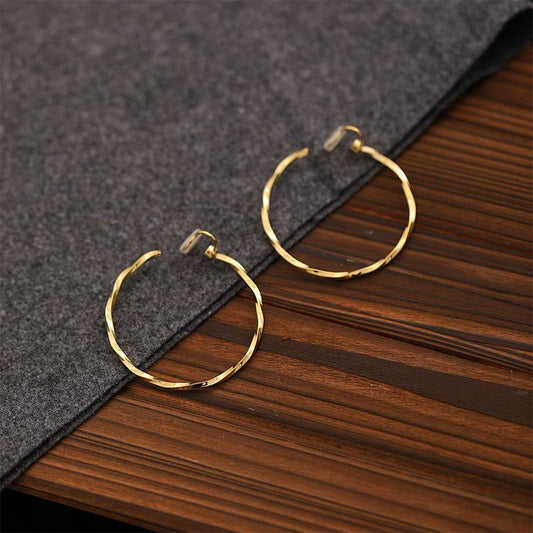Minimalist Style Large Plain Hoop Light Luxury Ear Clips No Piercing Elegant European and American Metal High-end Design Versatile Earrings for Women Trendy