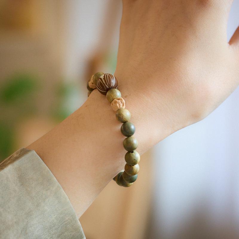 Natural 8MM Green Sandalwood Bracelet Bodhi Root Lotus Beads Passion Seed Design Style Handicraft Bracelet for Men and Women