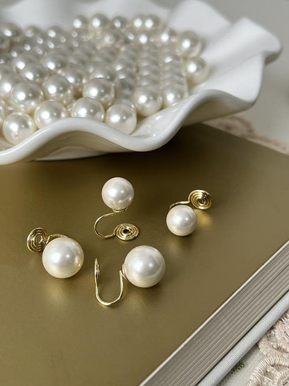 Non-Pierced Ear Clips French Retro High Gloss Pearl High-End Feel Women Mosquito Coil Disc Earrings Light Luxury Small Light Bulb New Trend