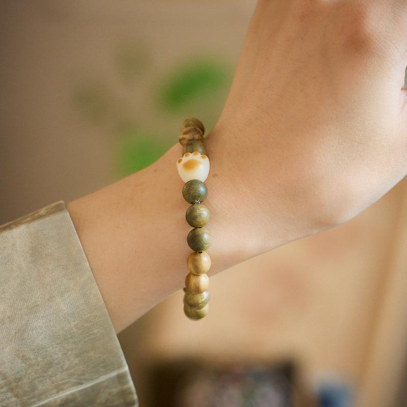 Natural 8MM Green Sandalwood Bracelet Charcoal Burnt Bodhi Cat Paw Design Style Cultural Play Bracelet for Men and Women