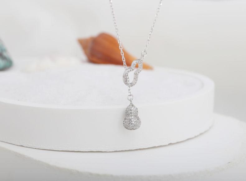 Niche Tassel Inlaid Diamond Gourd National Style S925 Sterling Silver Necklace for Women High-end Non-fading Hollow Small Gourd Jewelry