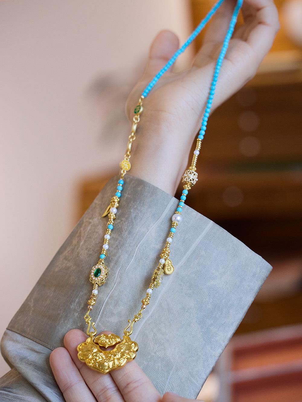 Koi Fish Ruyi Lock Necklace for Women, Ancient Enamel Gold-Plated, High-End Niche Necklace Jewelry