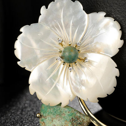 High-end Natural Mother-of-Pearl Shell Peach Blossom Brooch Emperor Stone Elegant Coat Pin