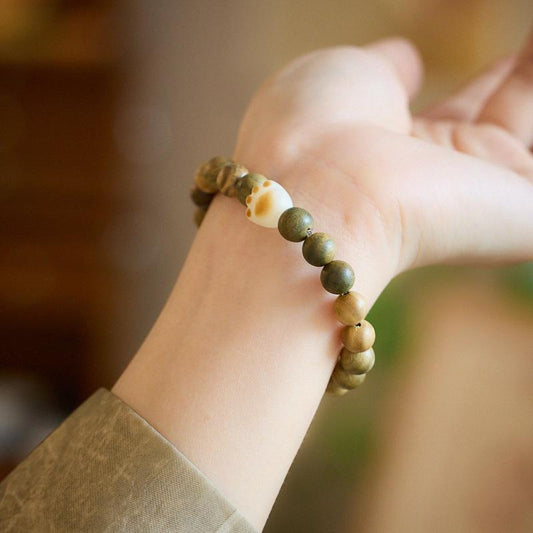 Natural 8MM Green Sandalwood Bracelet Charcoal Burnt Bodhi Cat Paw Design Style Cultural Play Bracelet for Men and Women