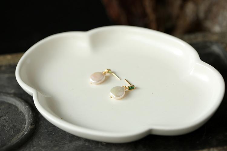Natural Freshwater Baroque Pearl Earrings Emerald Pearl Earrings 14K Gold-Plated Vintage Stud Earrings for Women Summer Simple
