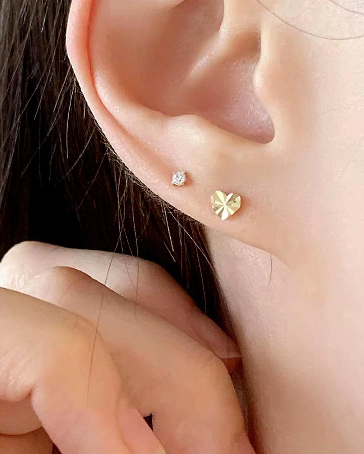 S925 Silver Plated 14K Gold Earrings Carved Shiny Versatile Minimalist Mini Heart Earrings 2024 New Model