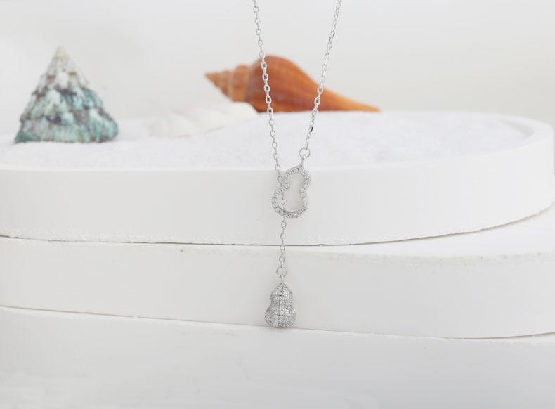 Niche Tassel Inlaid Diamond Gourd National Style S925 Sterling Silver Necklace for Women High-end Non-fading Hollow Small Gourd Jewelry