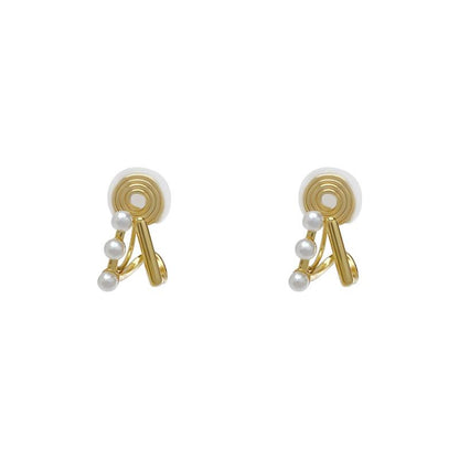 New Three Pearl Clip-On Earrings High-End Niche Mosquito Coil Ear Jewelry Non-Pierced Women's Earrings Studs Autumn Winter Accessories