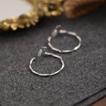 Minimalist Style Large Plain Hoop Light Luxury Ear Clips No Piercing Elegant European and American Metal High-end Design Versatile Earrings for Women Trendy