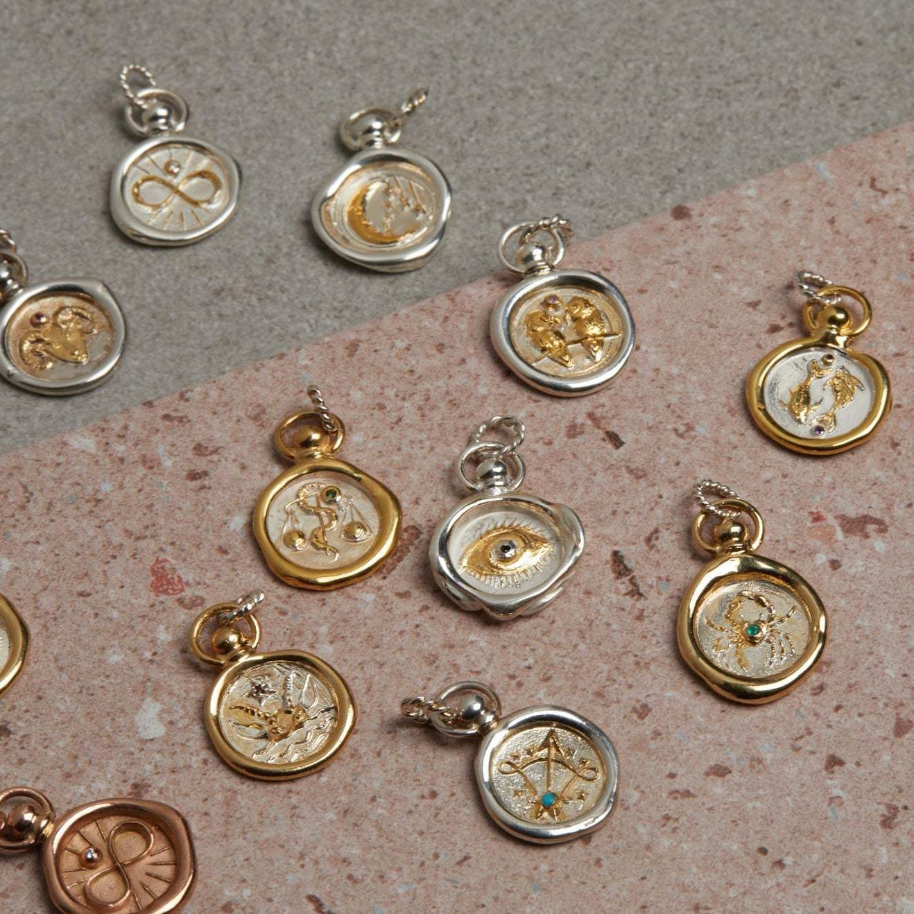European and American 12 Zodiac Sign Stamp Color Retention Casting Plated 18K Gold Contrast Pendant Necklace for Women Twelve Zodiac Sign Necklace