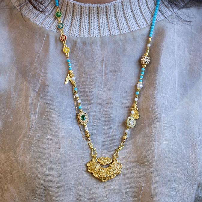 Koi Fish Ruyi Lock Necklace for Women, Ancient Enamel Gold-Plated, High-End Niche Necklace Jewelry