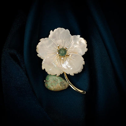 High-end Natural Mother-of-Pearl Shell Peach Blossom Brooch Emperor Stone Elegant Coat Pin