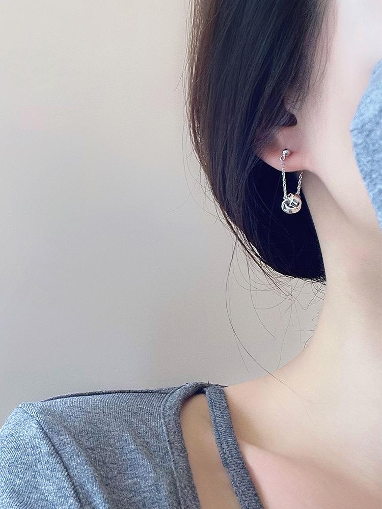 Tassel Unique French Niche Design High-end Ear Clip Earrings Autumn Winter Round Face Slimming Women New Ear Accessories