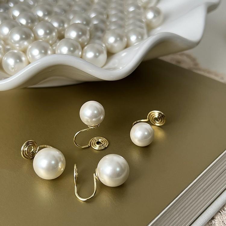 Non-Pierced Ear Clips French Retro High Gloss Pearl High-End Feel Women Mosquito Coil Disc Earrings Light Luxury Small Light Bulb New Trend