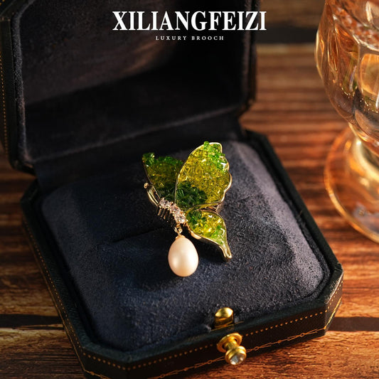 Fashion High-End Natural Freshwater Pearl Brooch Green Crystal Butterfly Brooch Accessory Versatile Pin