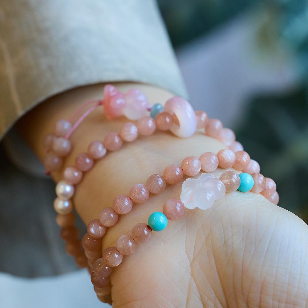 Natural Sunstone Bracelet for Women with Agate Bear Pendant, High-end Feel Bracelet with Orange Moonlight Crystal