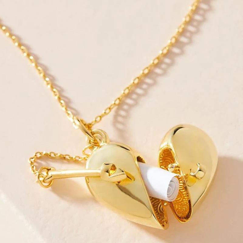 Valentine's Day Design Heart-shaped Pendant Necklace Commemorative Open and Close Heart Pendant Clavicle Chain Copper Plated with 18K Gold