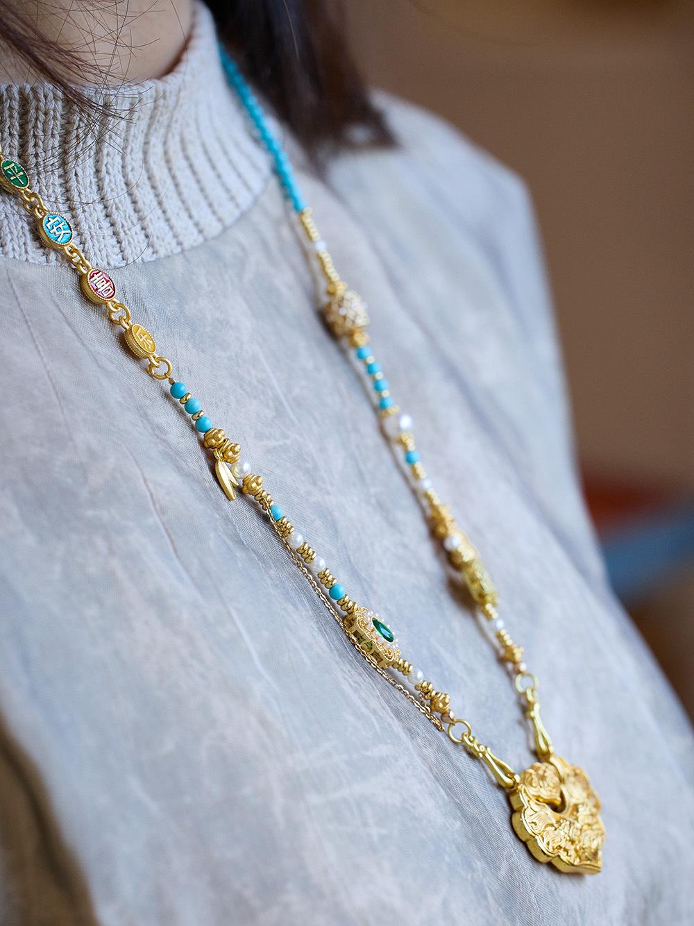 Koi Fish Ruyi Lock Necklace for Women, Ancient Enamel Gold-Plated, High-End Niche Necklace Jewelry