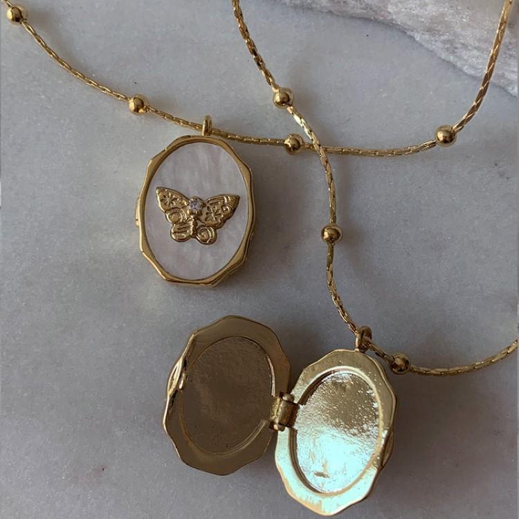 Upgraded Butterfly Shell Photo Album Necklace Frame Retro Openable Necklace
