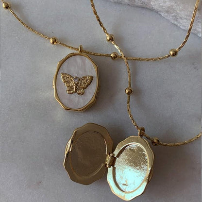 Upgraded Butterfly Shell Photo Album Necklace Frame Retro Openable Necklace