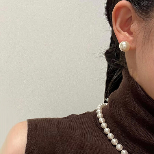 Non-Pierced Ear Clips French Retro High Gloss Pearl High-End Feel Women Mosquito Coil Disc Earrings Light Luxury Small Light Bulb New Trend