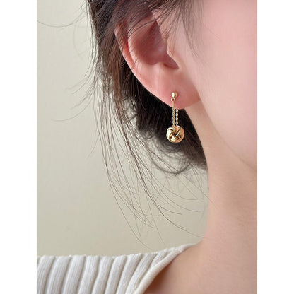 Tassel Unique French Niche Design High-end Ear Clip Earrings Autumn Winter Round Face Slimming Women New Ear Accessories