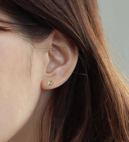 S925 Silver Plated 14K Gold Earrings Carved Shiny Versatile Minimalist Mini Heart Earrings 2024 New Model