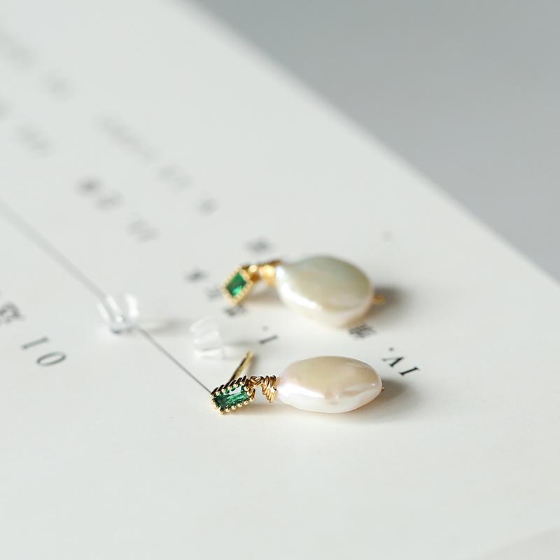 Natural Freshwater Baroque Pearl Earrings Emerald Pearl Earrings 14K Gold-Plated Vintage Stud Earrings for Women Summer Simple