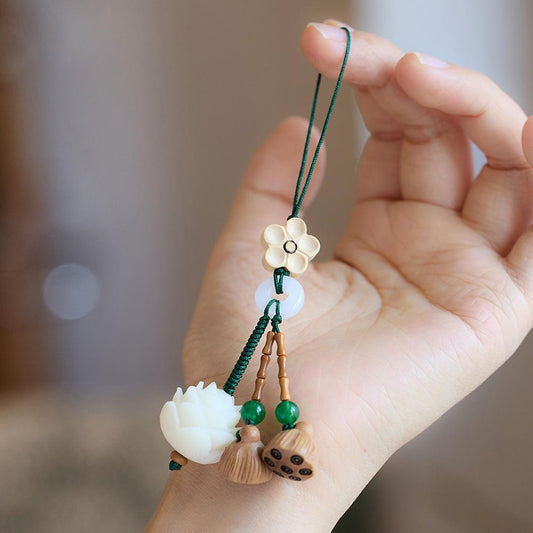 Bodhi Root Lotus Car Keychain Pendant Peach Wood Lotus Pod Cute Exquisite Phone Chain Small Pendant Unisex Hanging Ornament